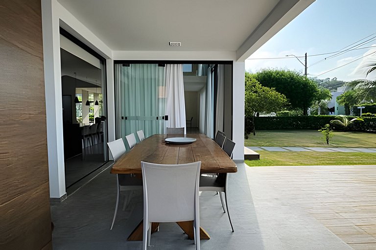 Casa requintada(20 pessoas)Condomínio Águas Mansas